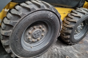 NEW HOLLAND SKID STEER L315 UIT VOORRAAD LEVERBAAR