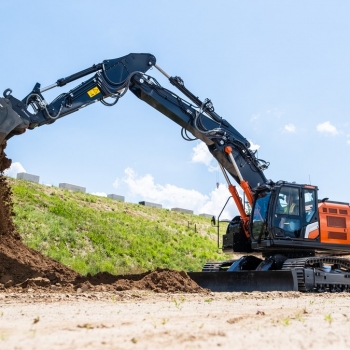 ​​Meet newest 38-tonne excavator with short radius at Demo Days 2024